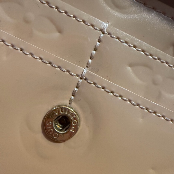 Louis Vuitton Vernis Sarah Wallet - Picture 6 of 14